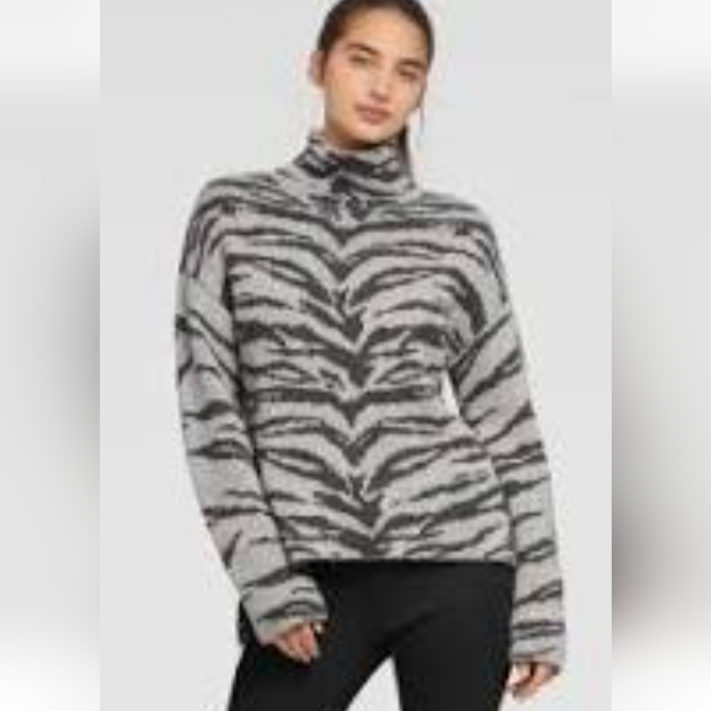 DKNY Zebra Print Turtleneck Sweater Grey /Graphite S